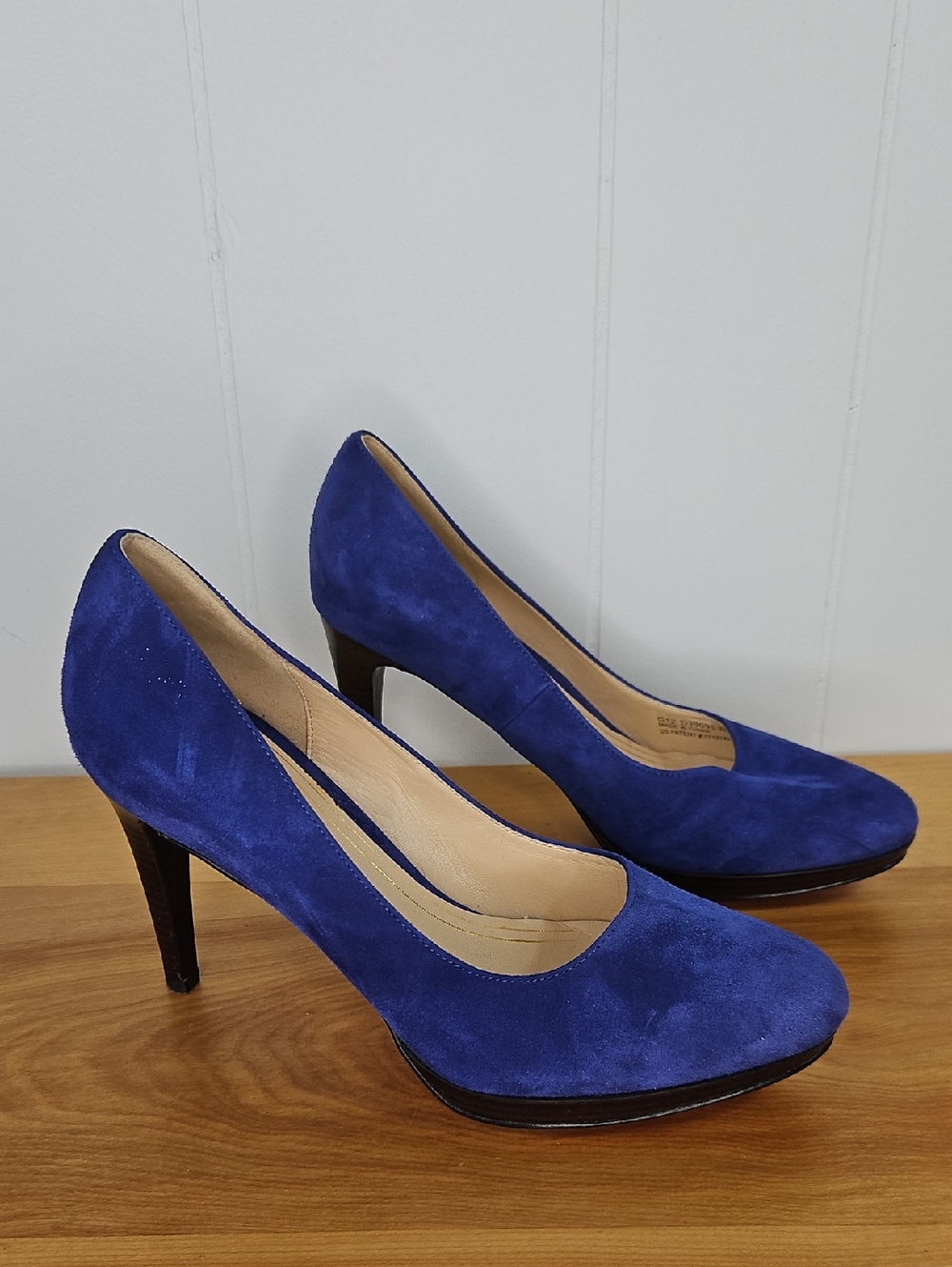 Cole Haan NikeAir Size 8B Blue Suede Heels Platform